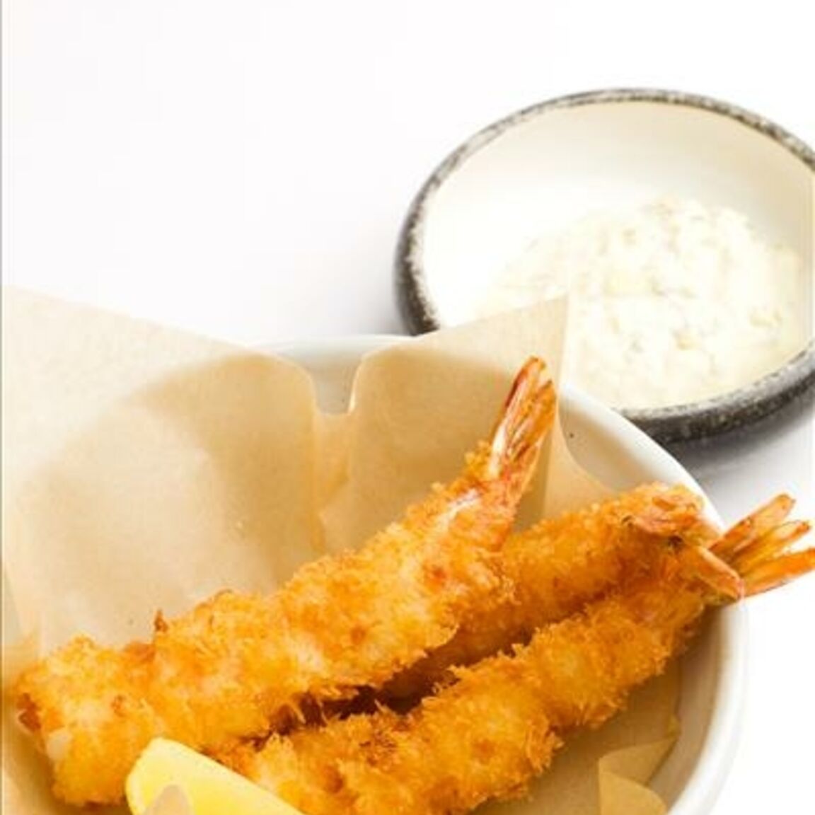 Креветки с соусом тартар.