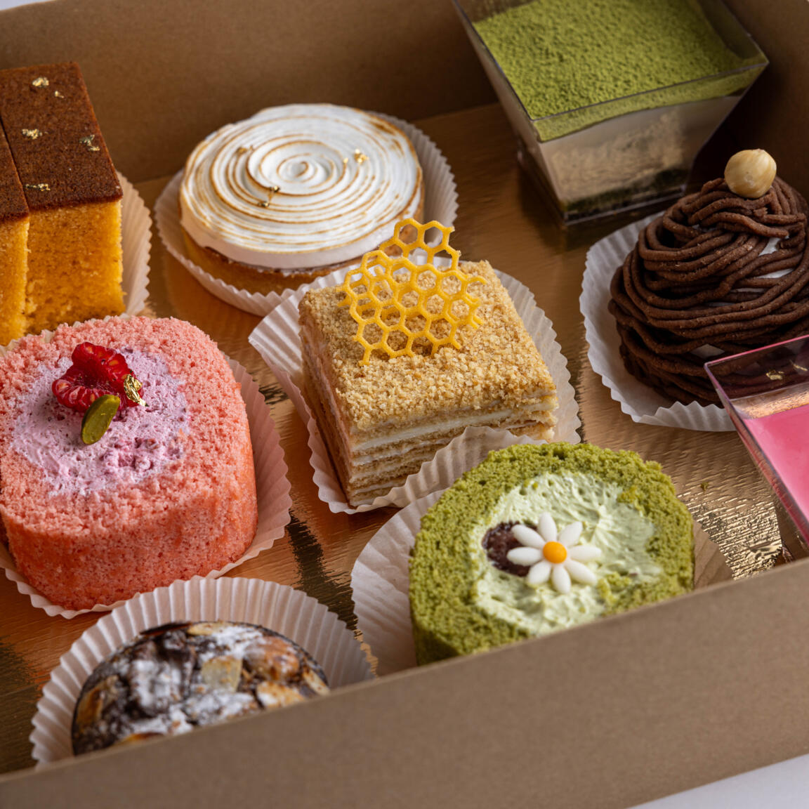 Коробка десертов от Кобаяши Кацухико