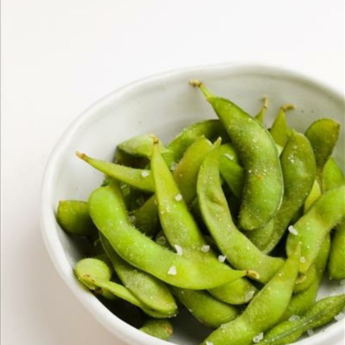 Эдамамэ с морской солью.