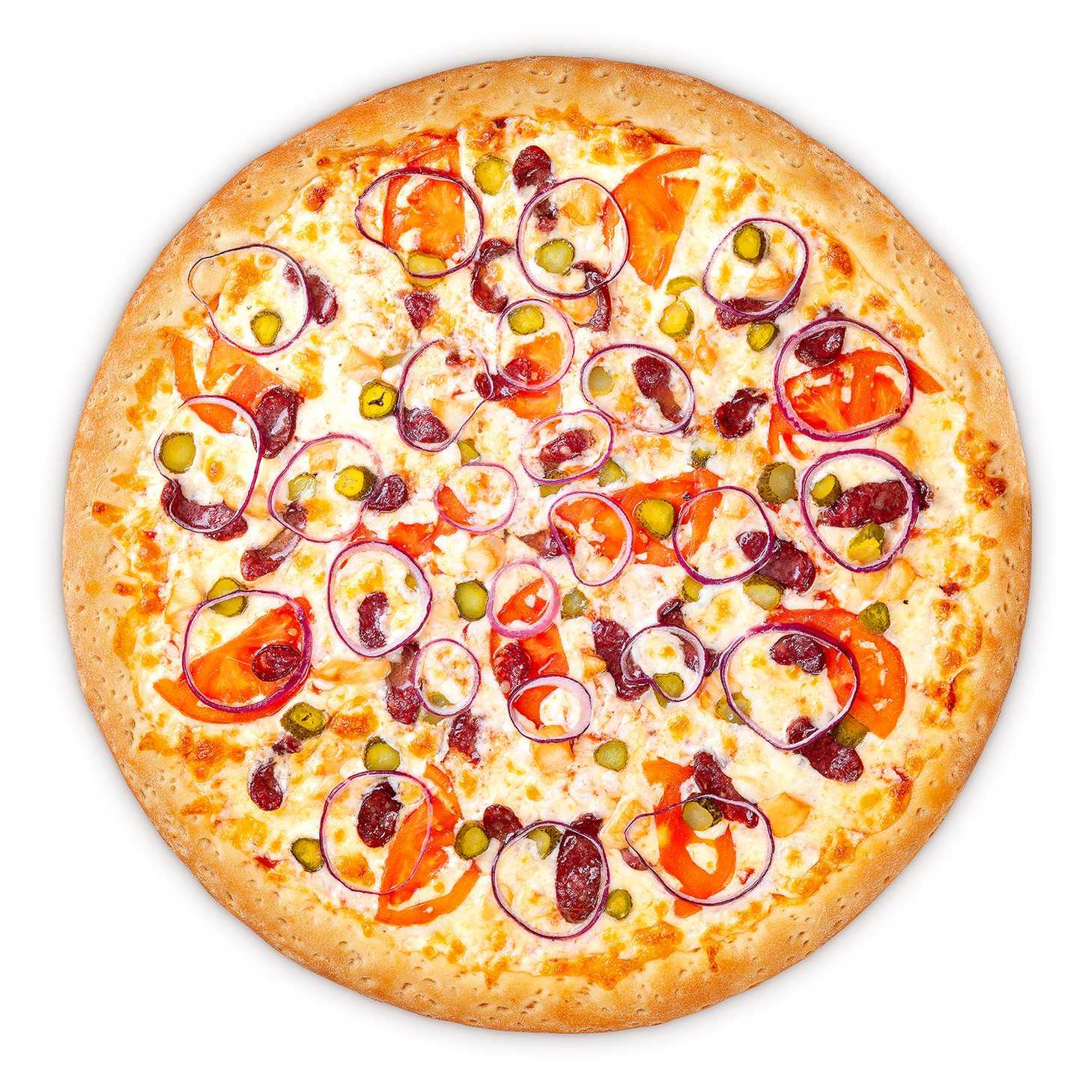 В пиццу помидор колбаса лук огурец