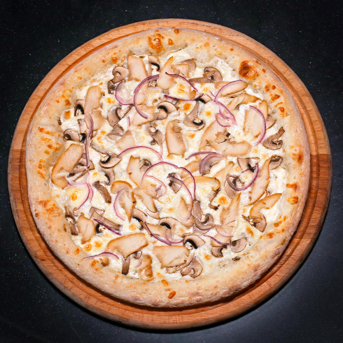 Пицца с курицей и грибами