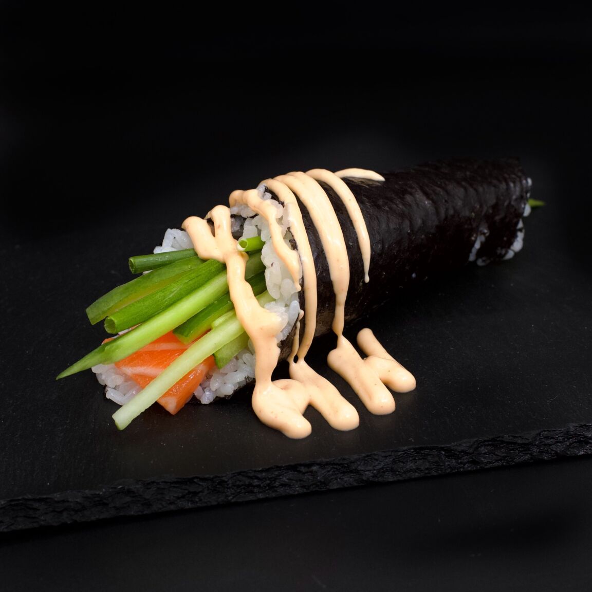 Хэнд ролл с лососем