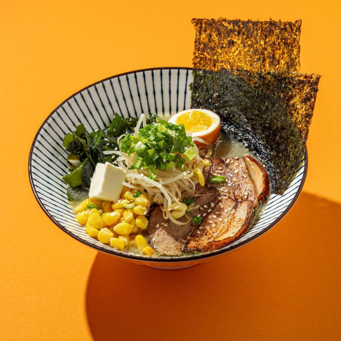 Мисо кон бата рамен