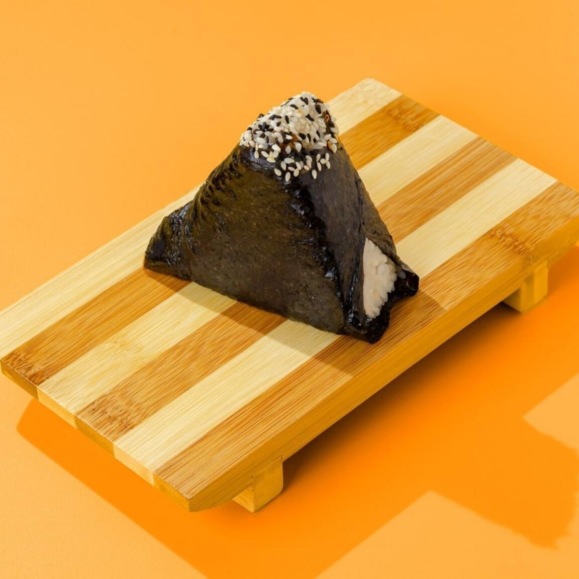 Онигири Курица терияки