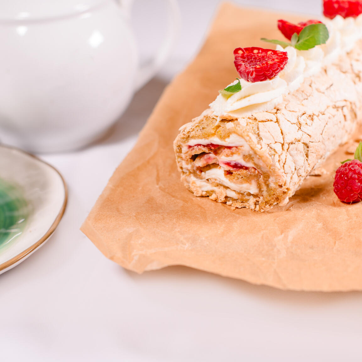 Рулет меренга целый