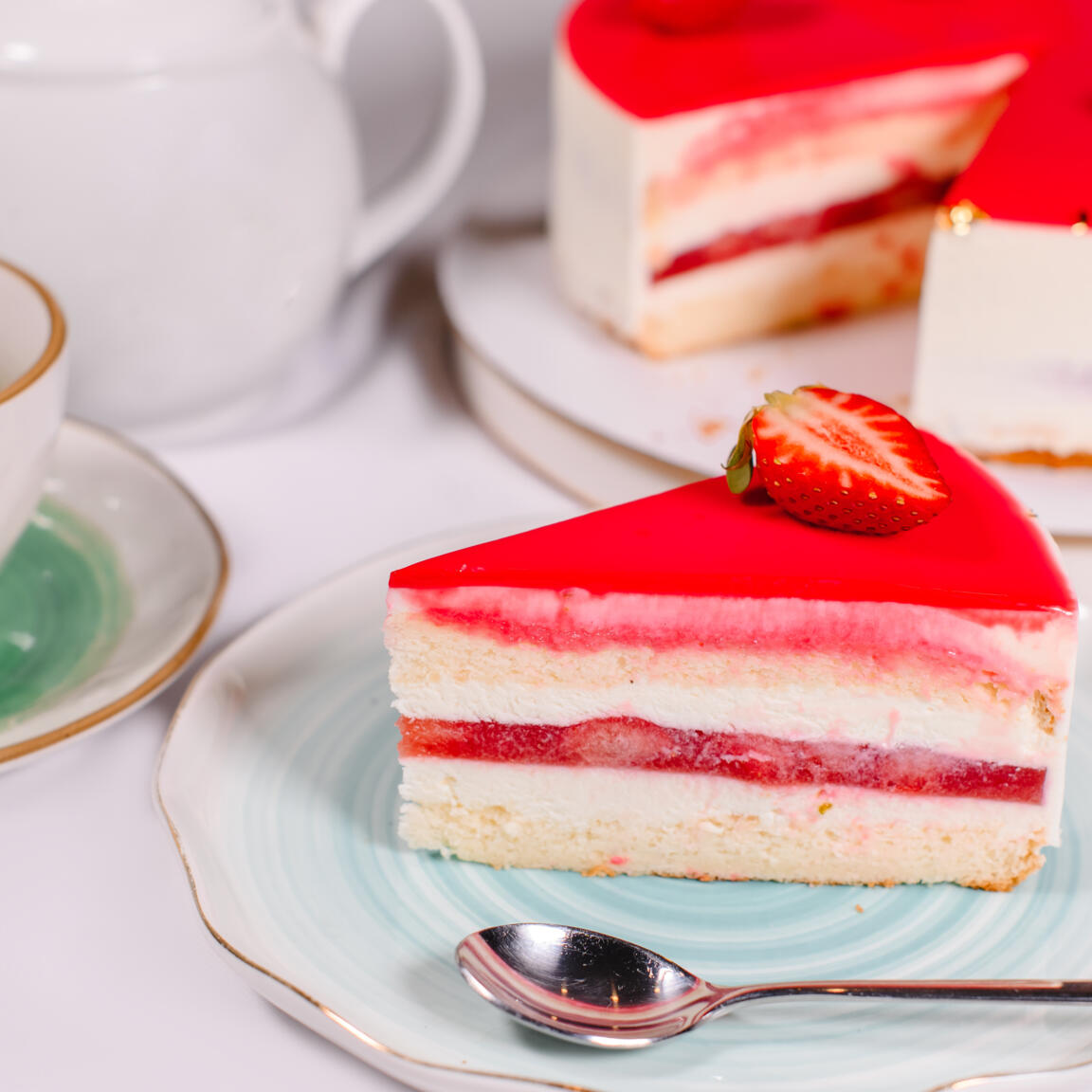 Муссовый клубника-пломбир круг 2300 гр (26 см)