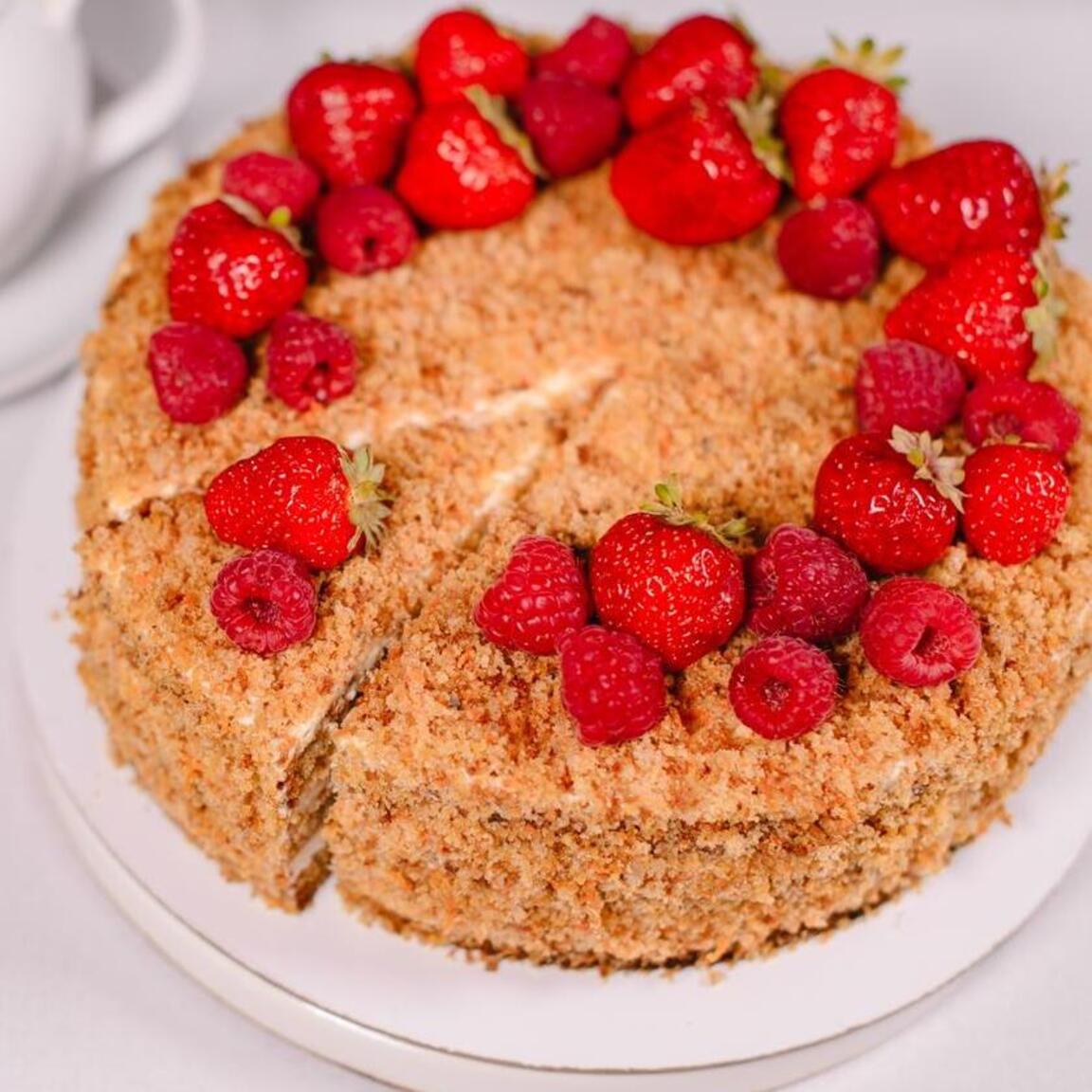 Морковный торт. Вес: 2100 гр. (26 см)