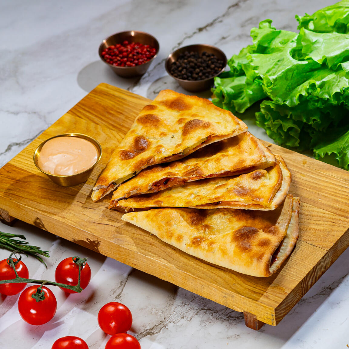 Кальцоне с ветчиной и картофелем