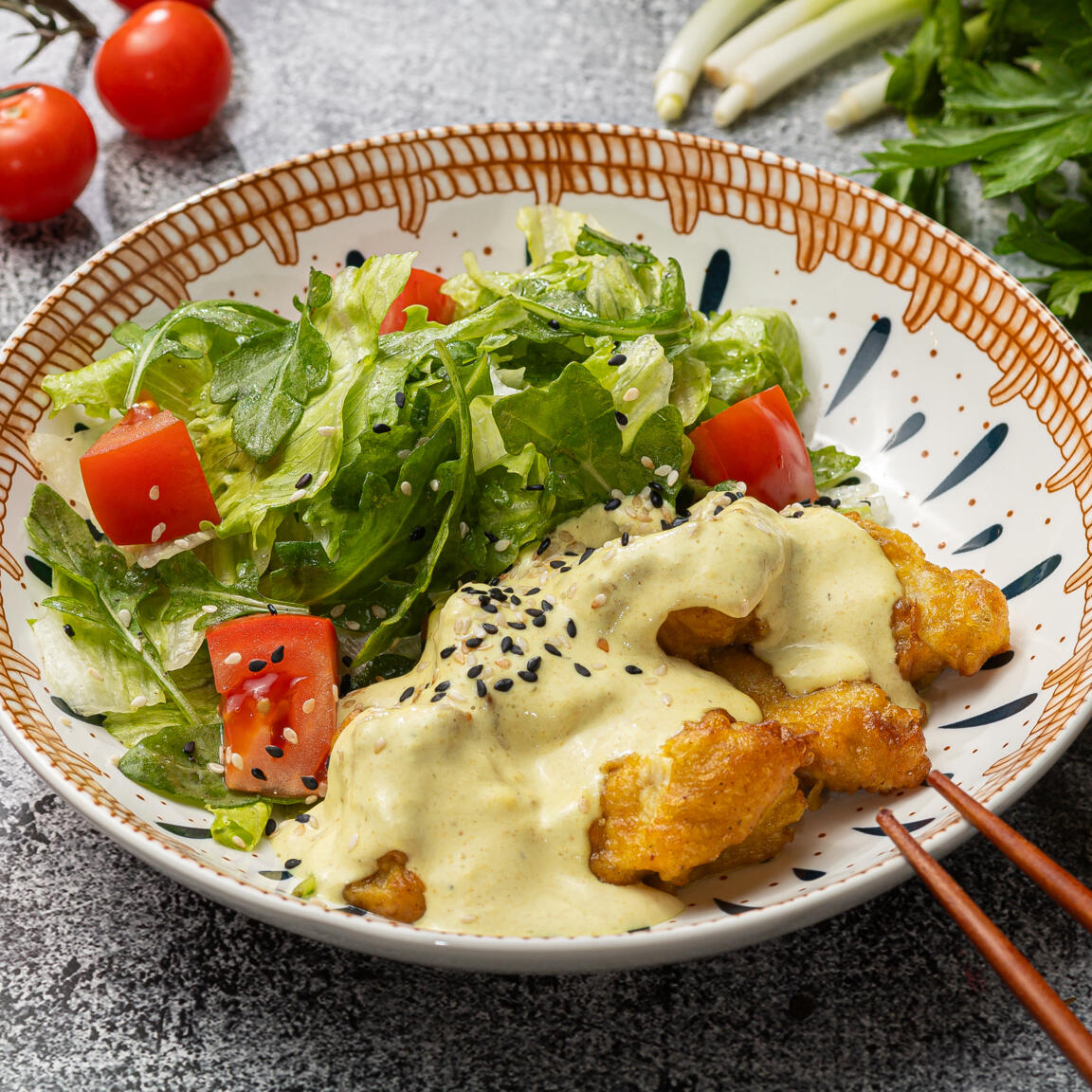 Салат с курицей карри