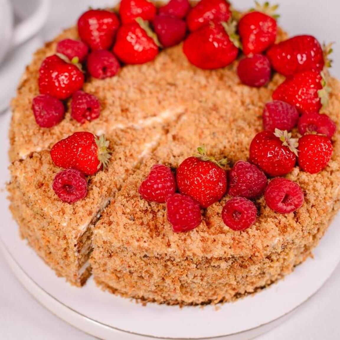 Морковный торт. Вес 700 гр. (14см)