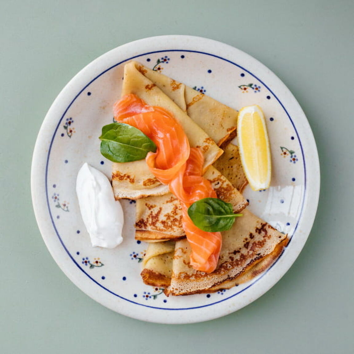 Блины с лососем слабой соли