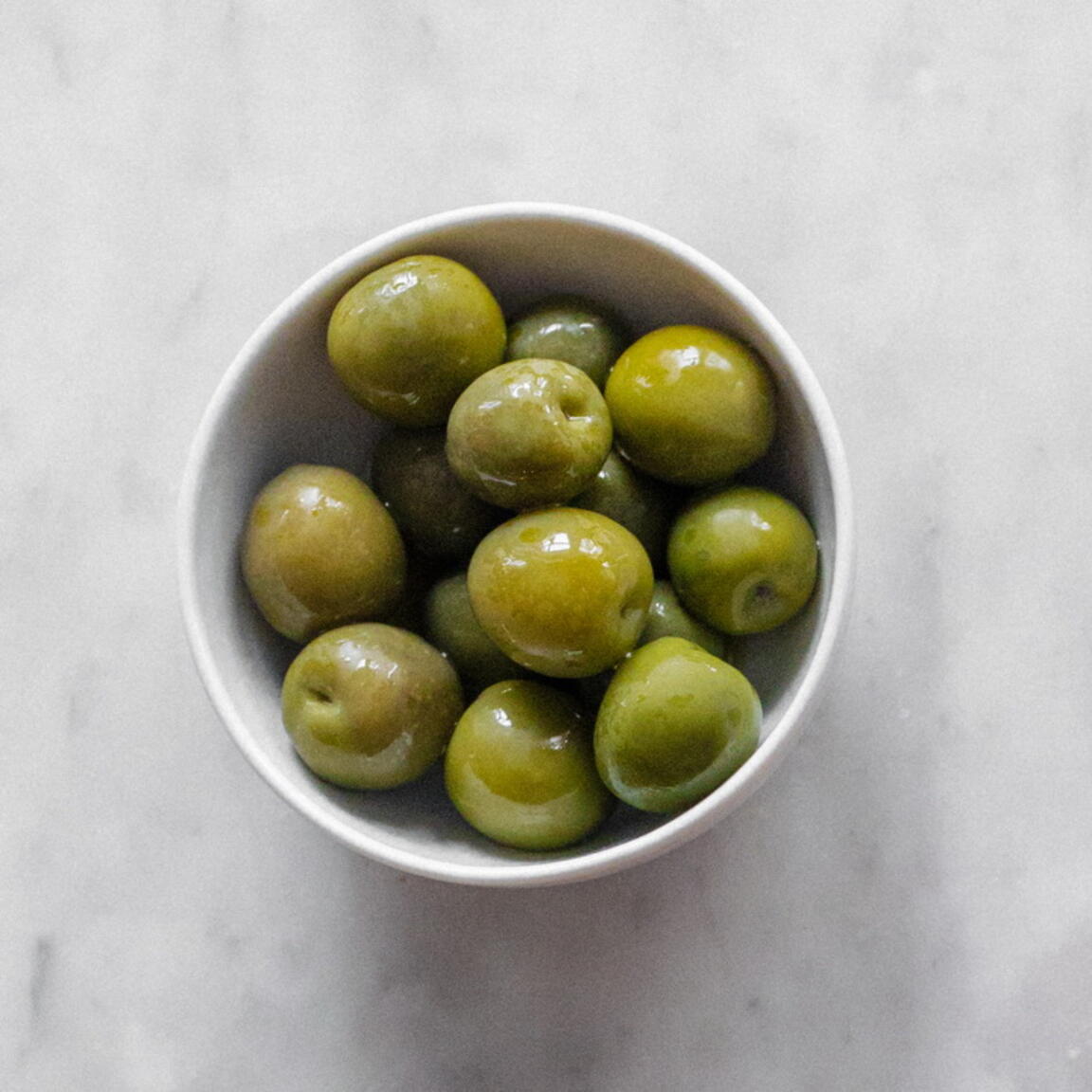 Зеленые сицилийские оливки