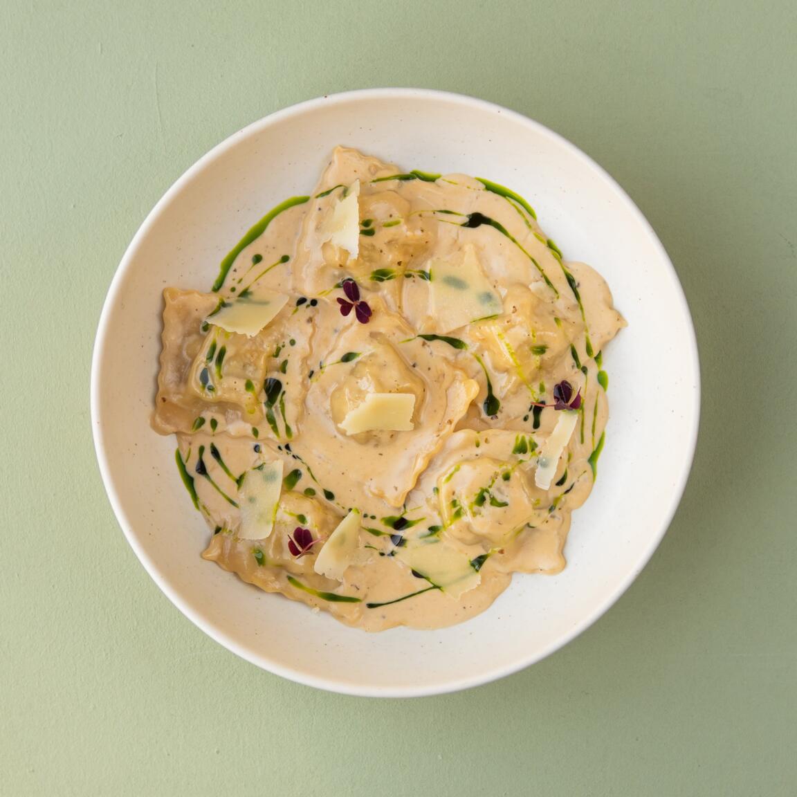 Равиоли с уткой в перечном соусе