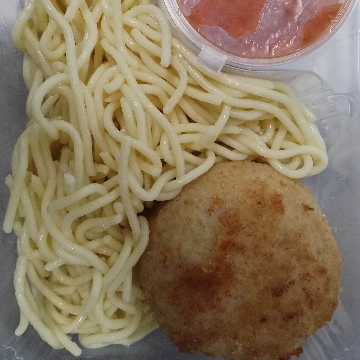 Котлета куриная с моцареллой и соусом
