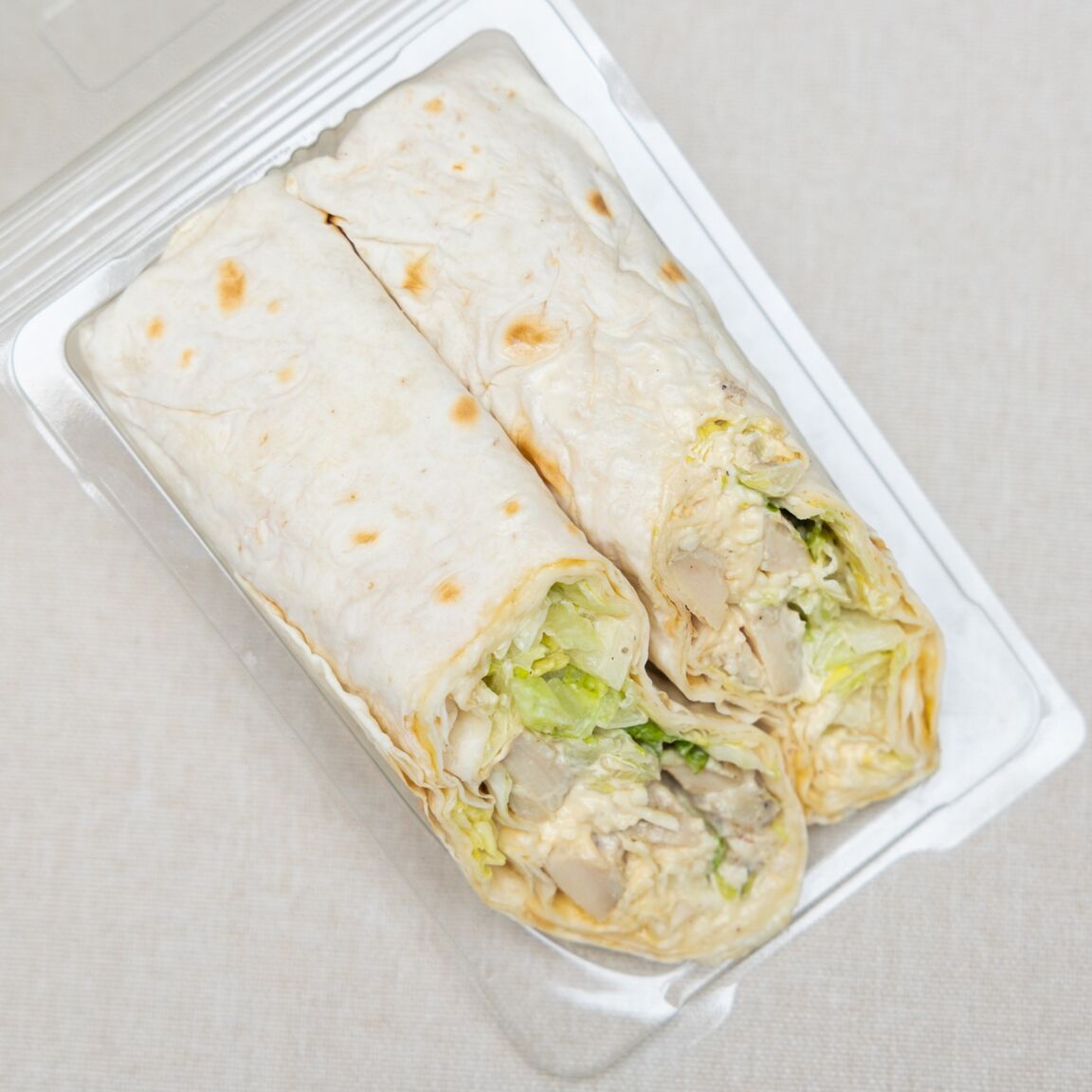 Сэндвич-ролл с курицей Цезарь 180г