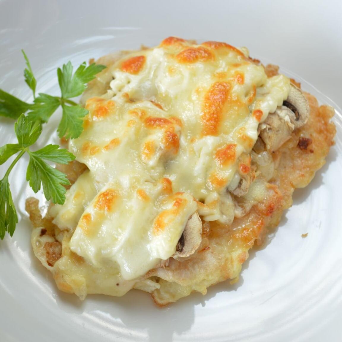 ФИЛЕ КУРИНОЕ ЗАПЕЧЕННОЕ С КАБАЧКАМИ И ПОМИДОРАМИ 150ГР