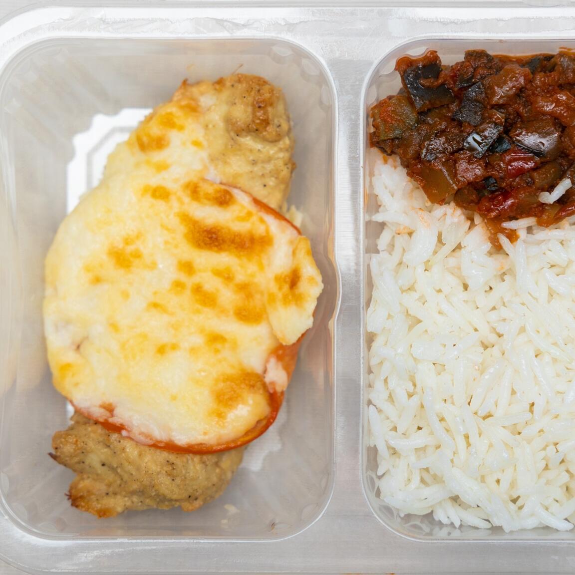 Куриная грудка по-французски с рисом 220г