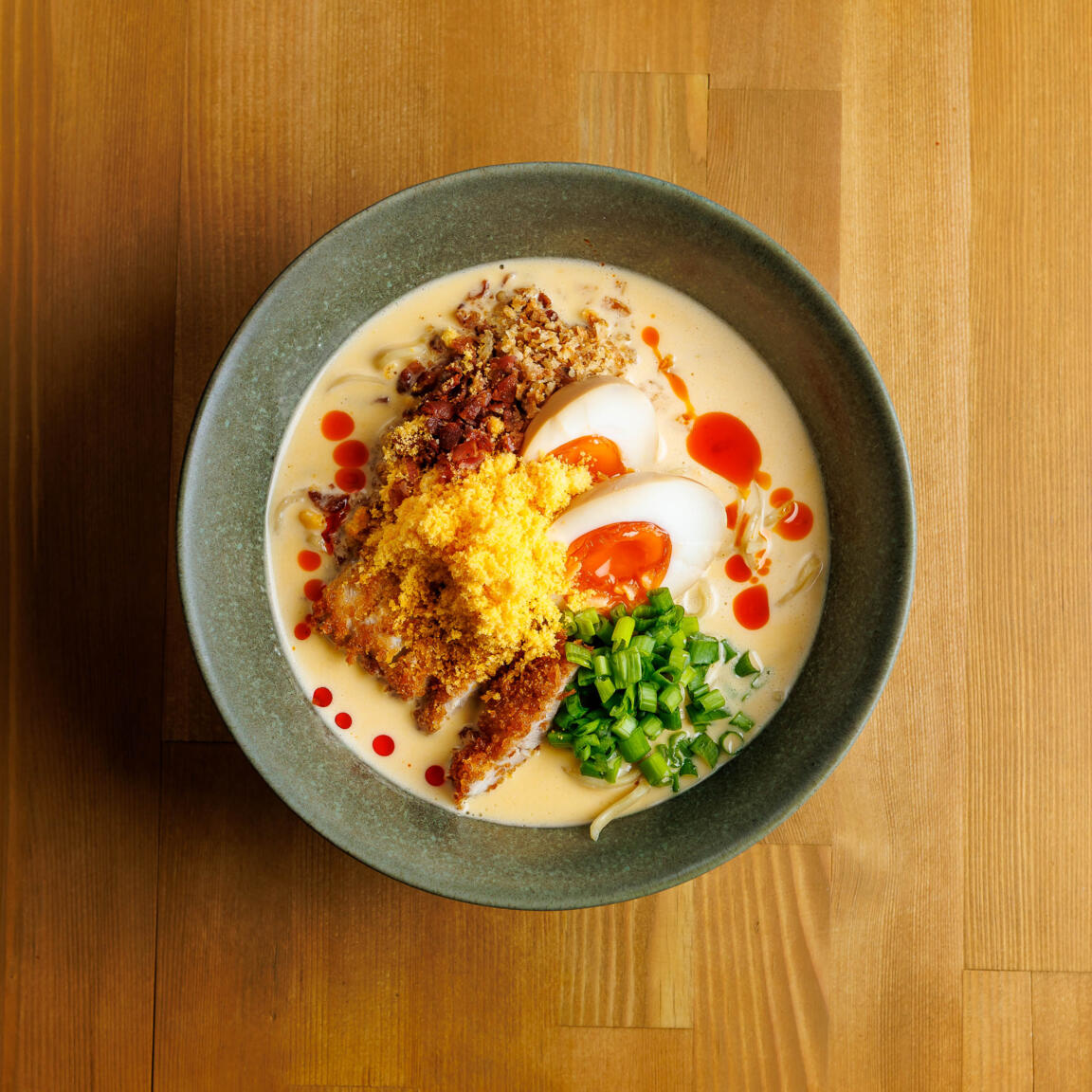 Сырный рамен с курицей