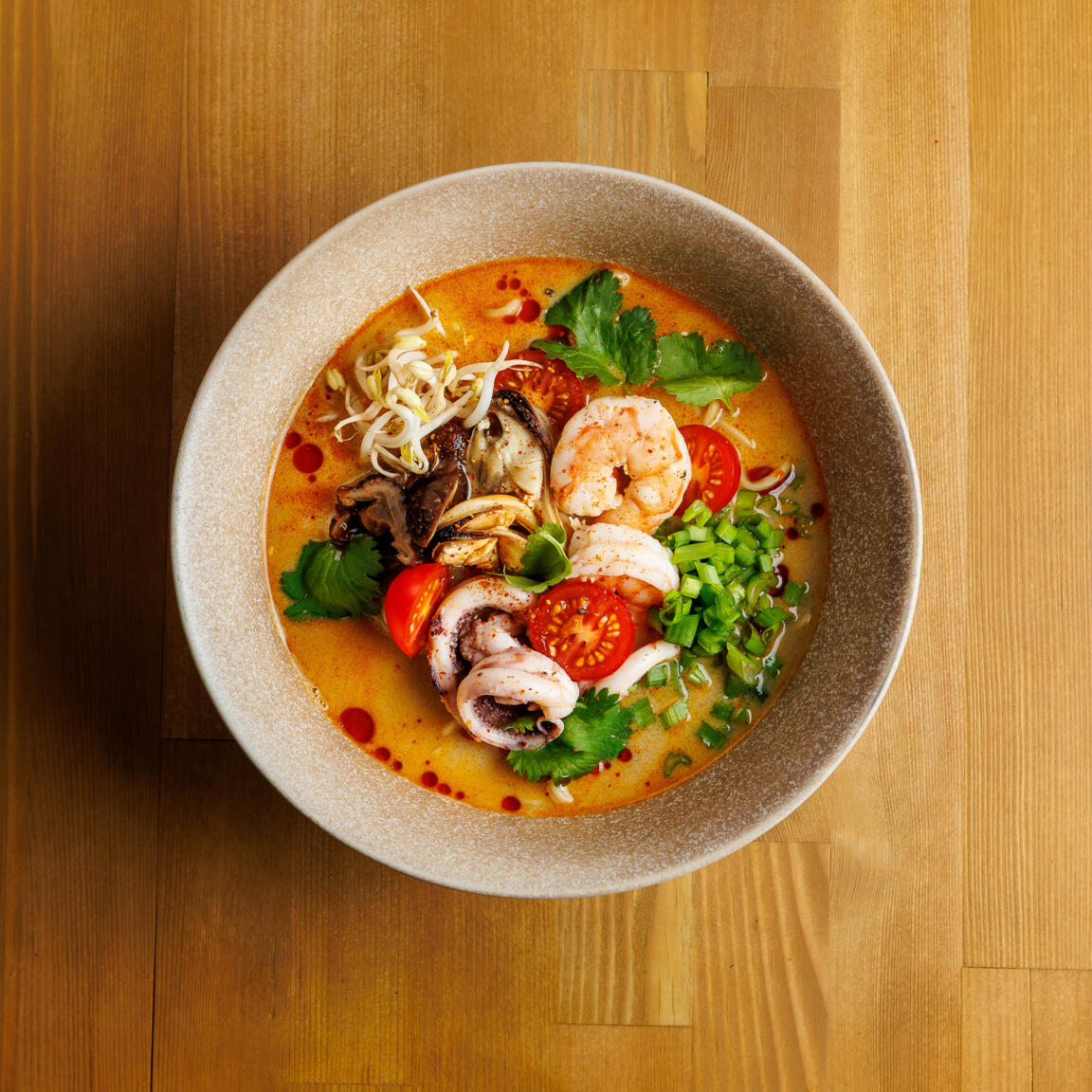 Том ям рамен с морепродуктами