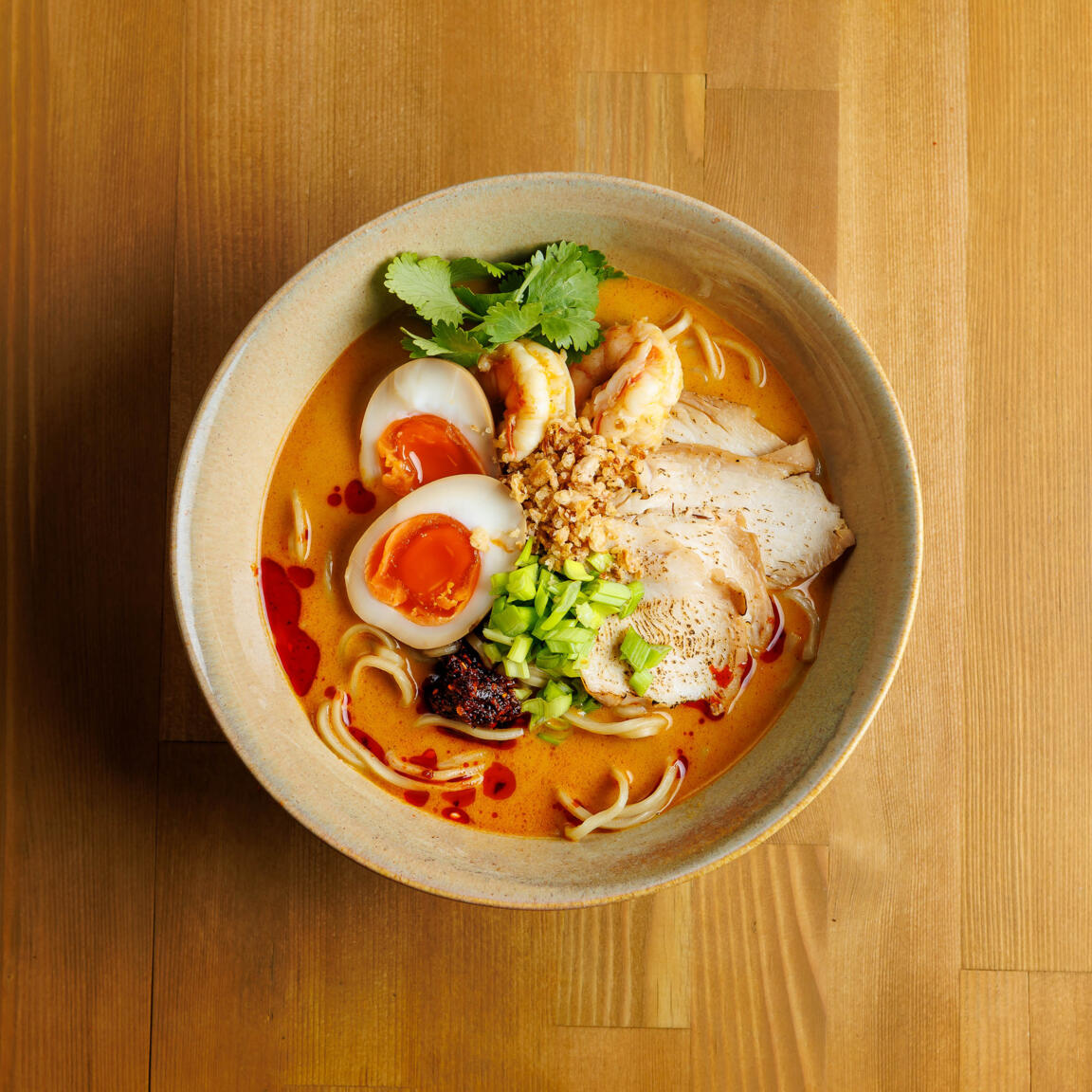 Лакса Рамен с курицей и креветками