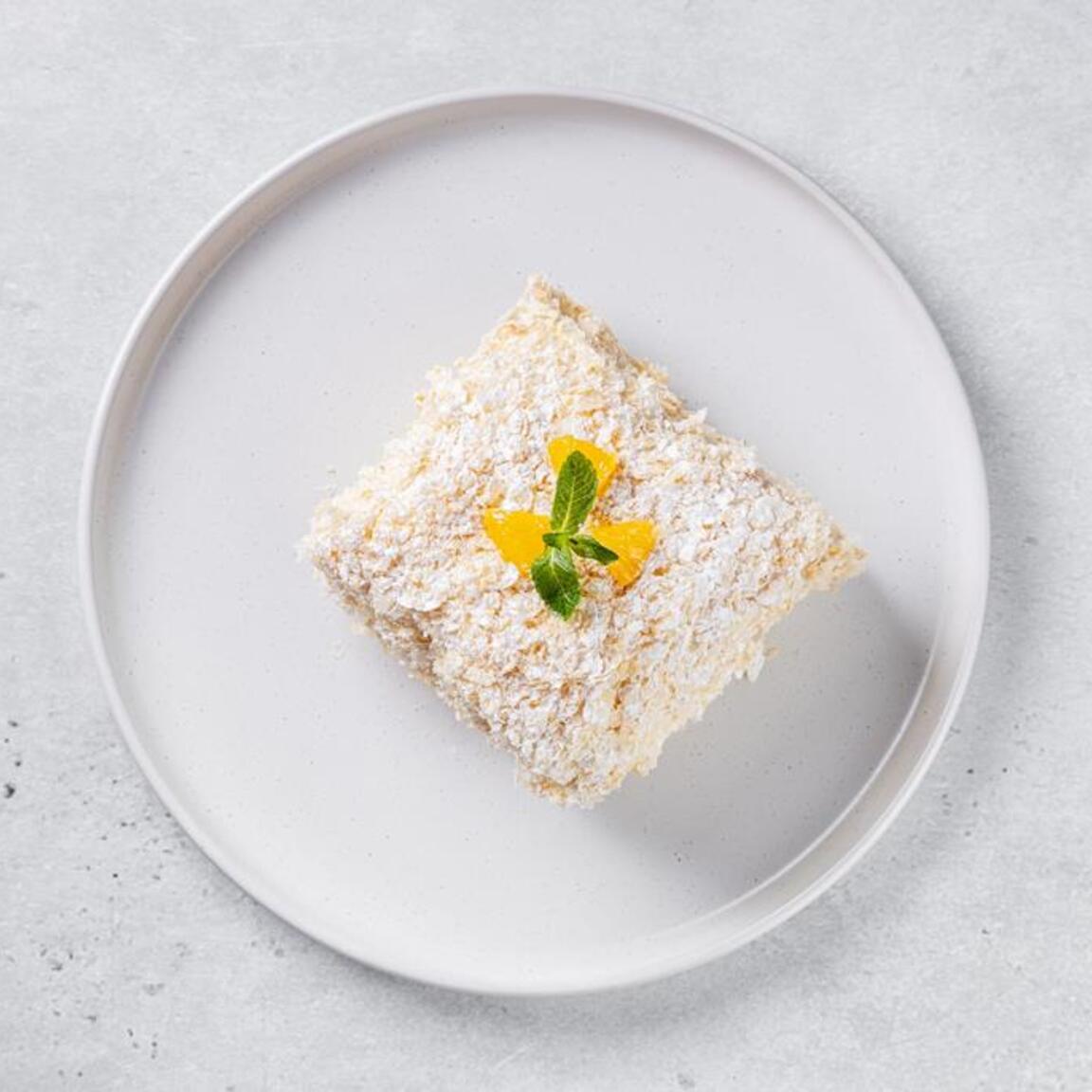 Наполеон с кокосовым кремом