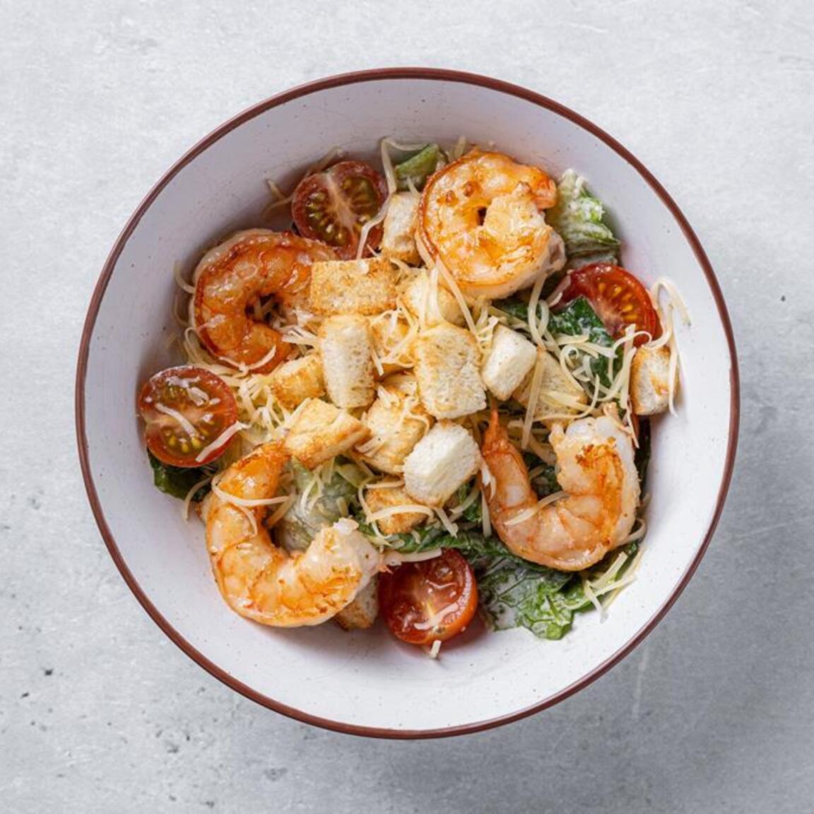 Цезарь с тигровыми креветками