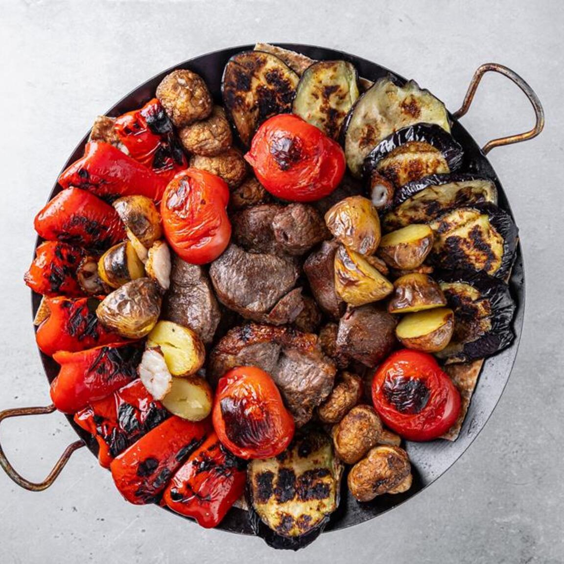 Садж из баранины с овощами