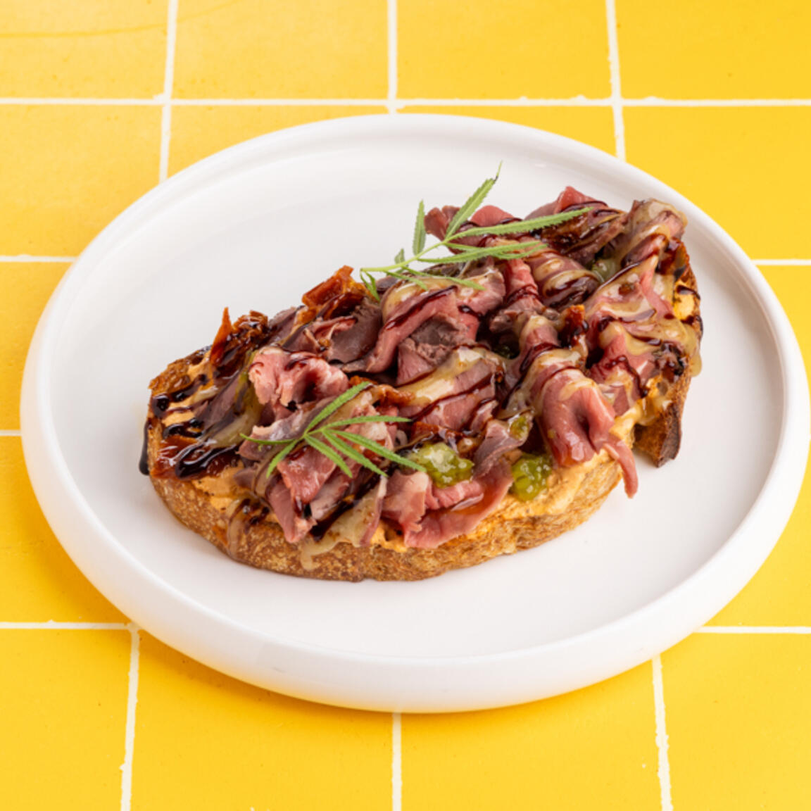 Брускетта ростбиф