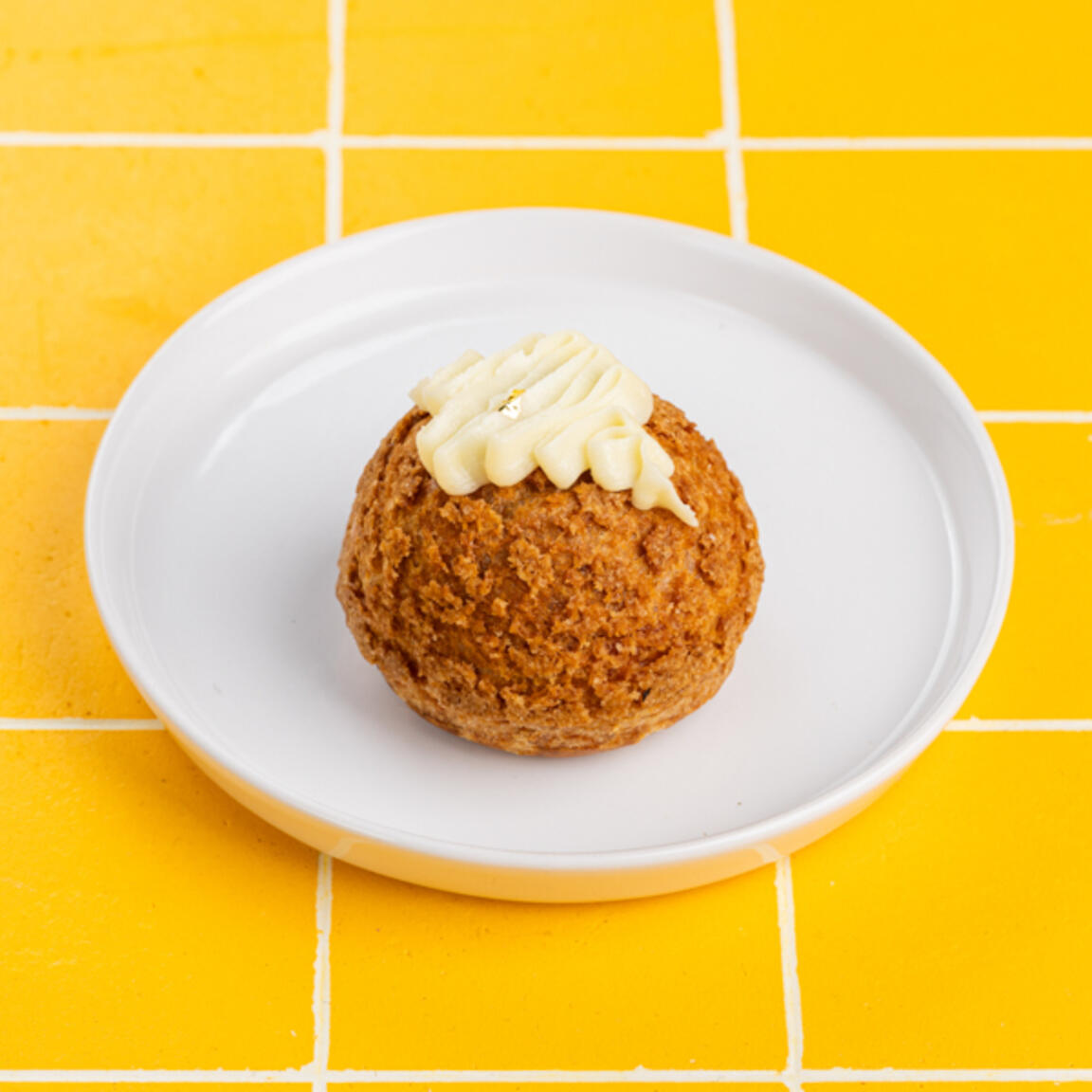 Пирожное Шу Ваниль-Черника