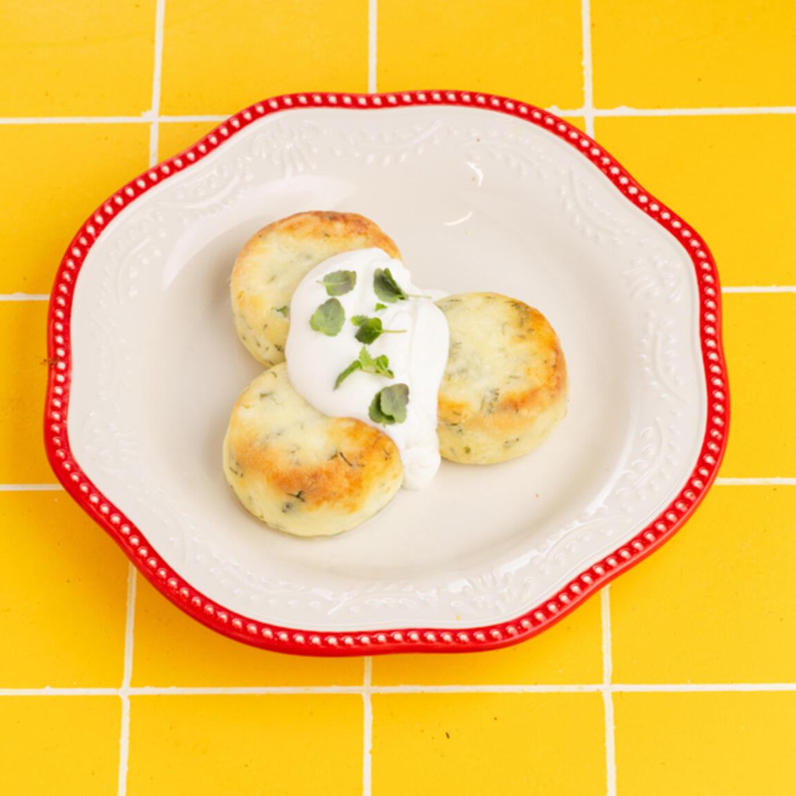 Сырники с осетинским сыром и зеленью