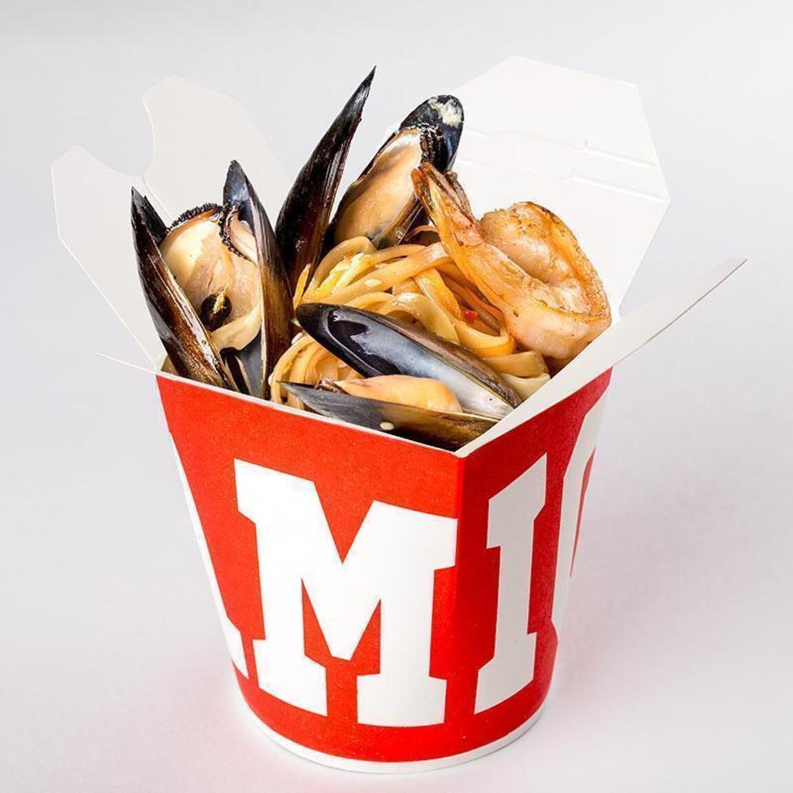 Вок с морепродуктами в соусе Терияки