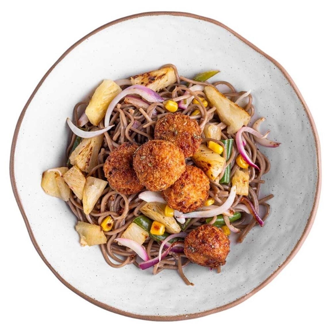 Фишболы с овощами в кисло-сладком соусе