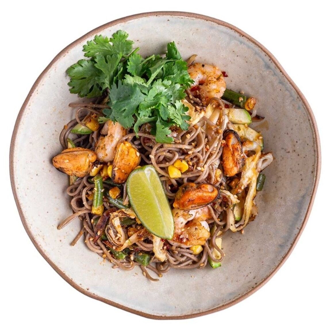 Соба с морепродуктами в кисло-сладком соусе