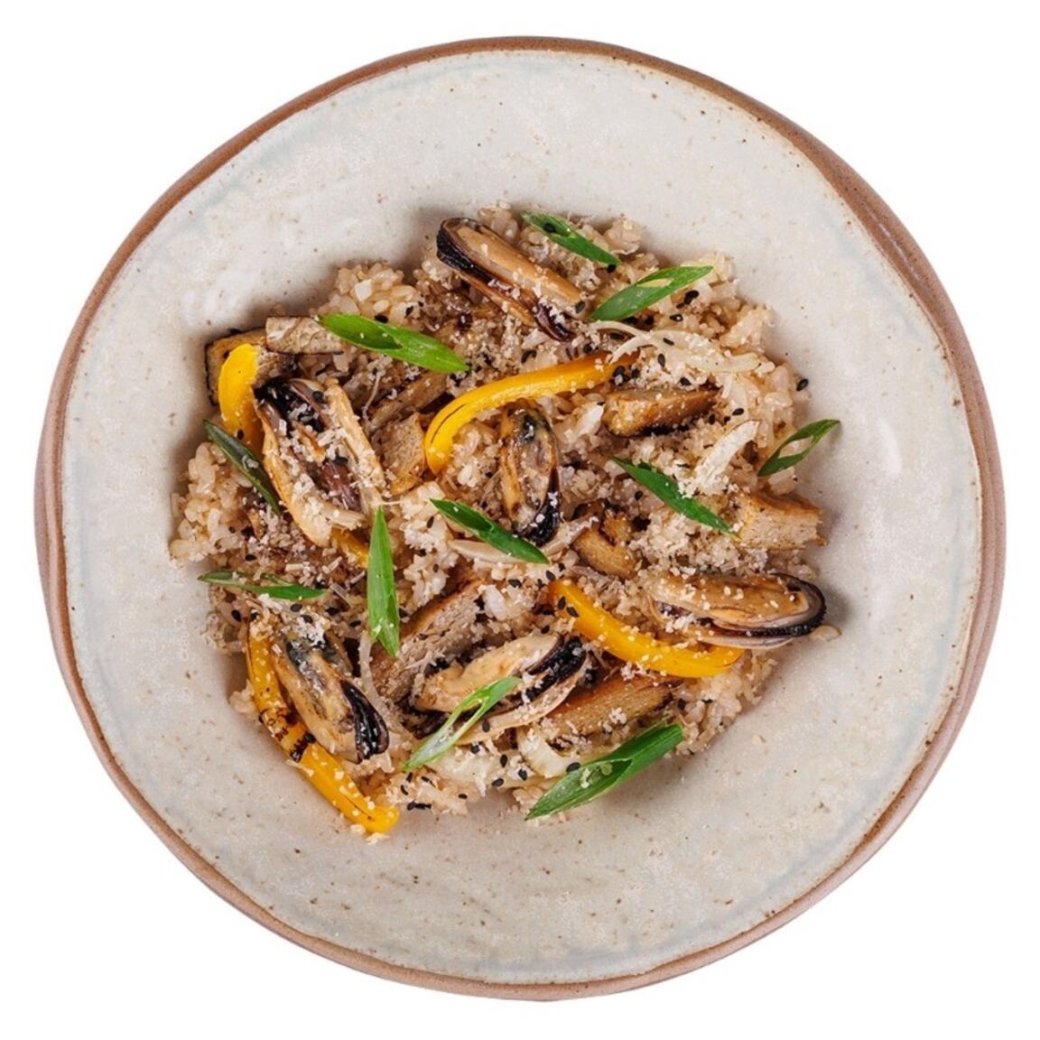 Тяхан с мидиями и пармезаном