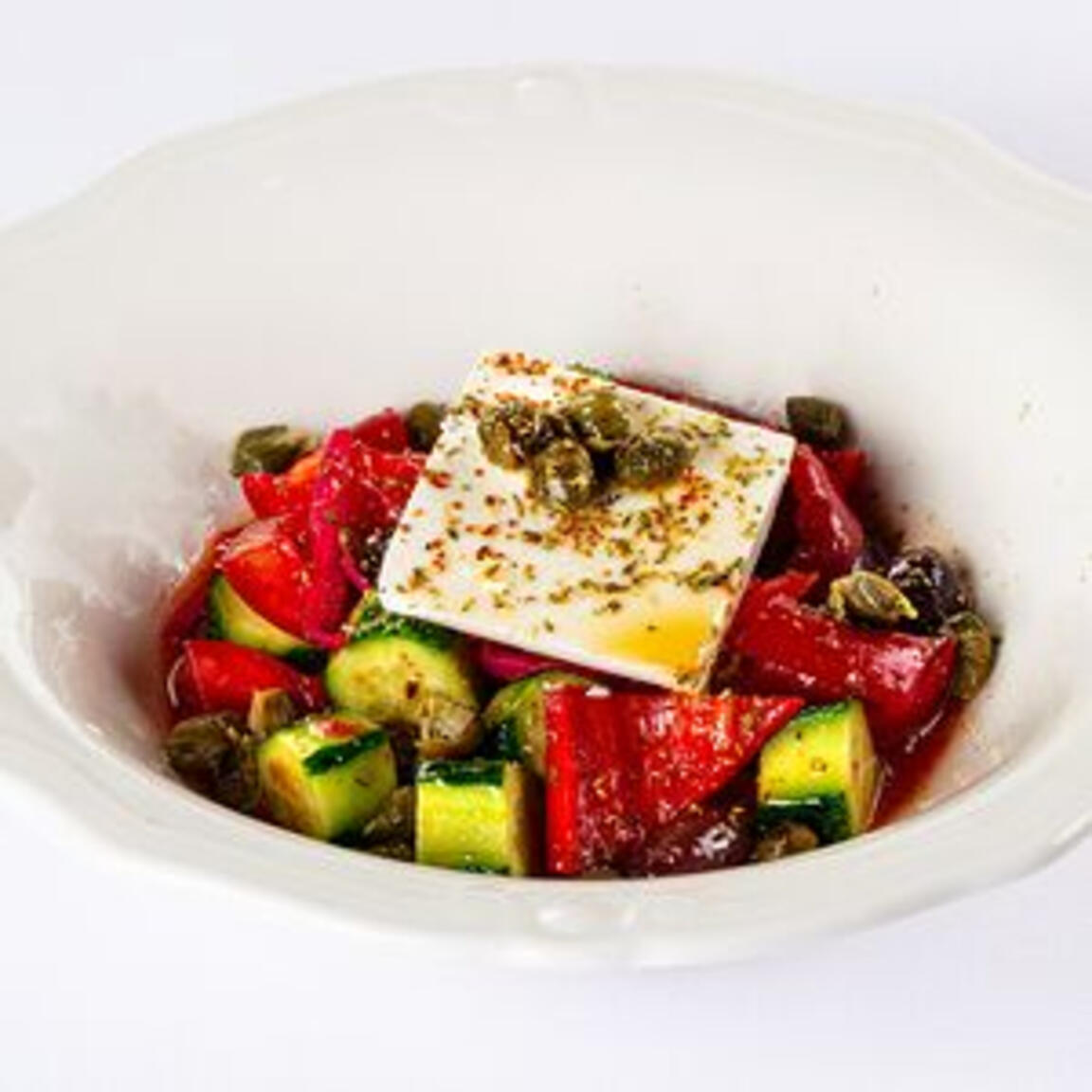 Греческий с каперсами и оливками Каламата