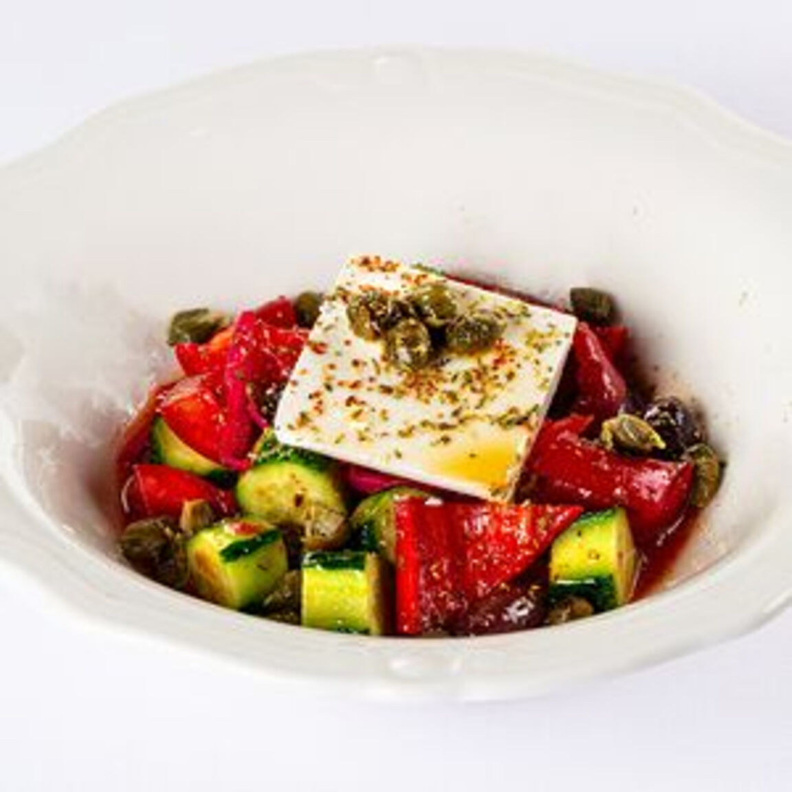 Греческий с каперсами и оливками Каламата