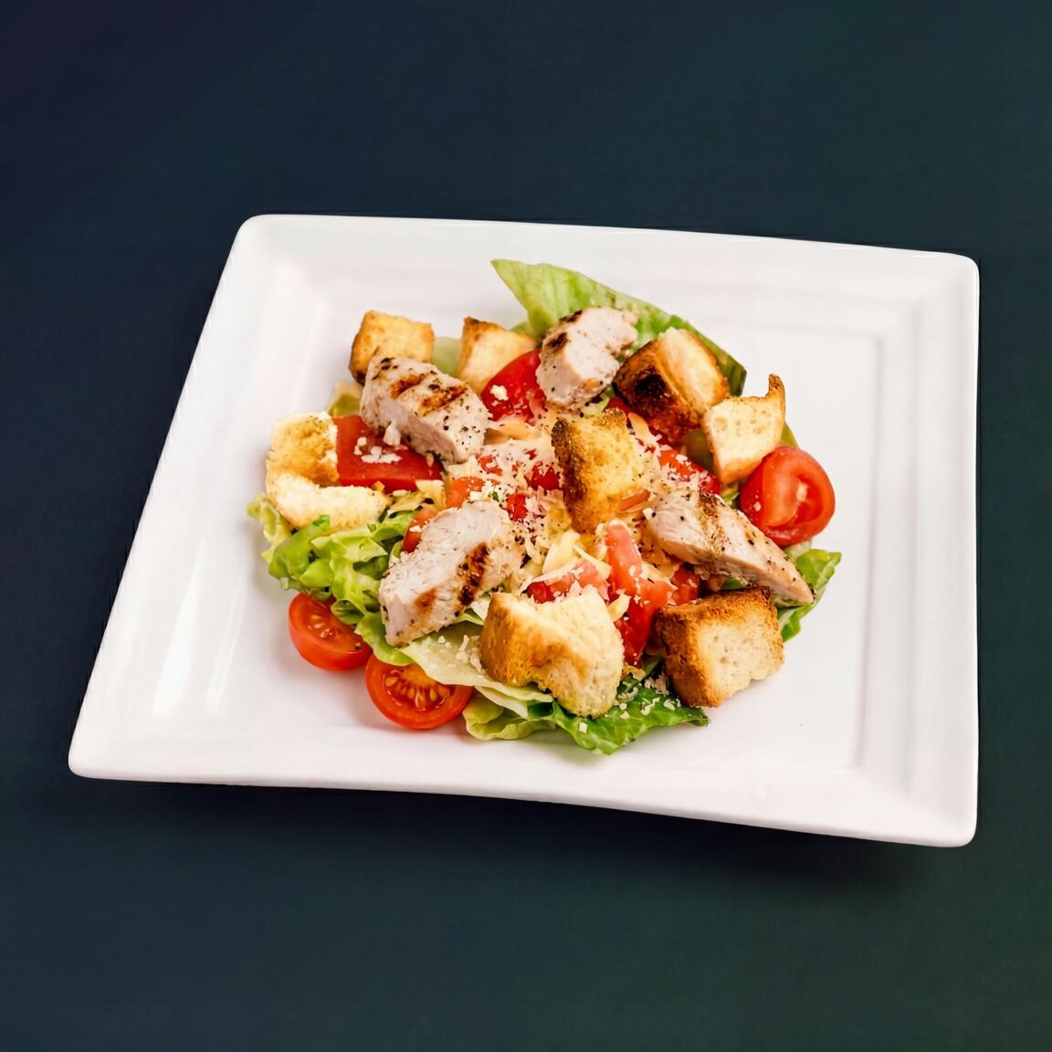 Салат Цезарь с курицей