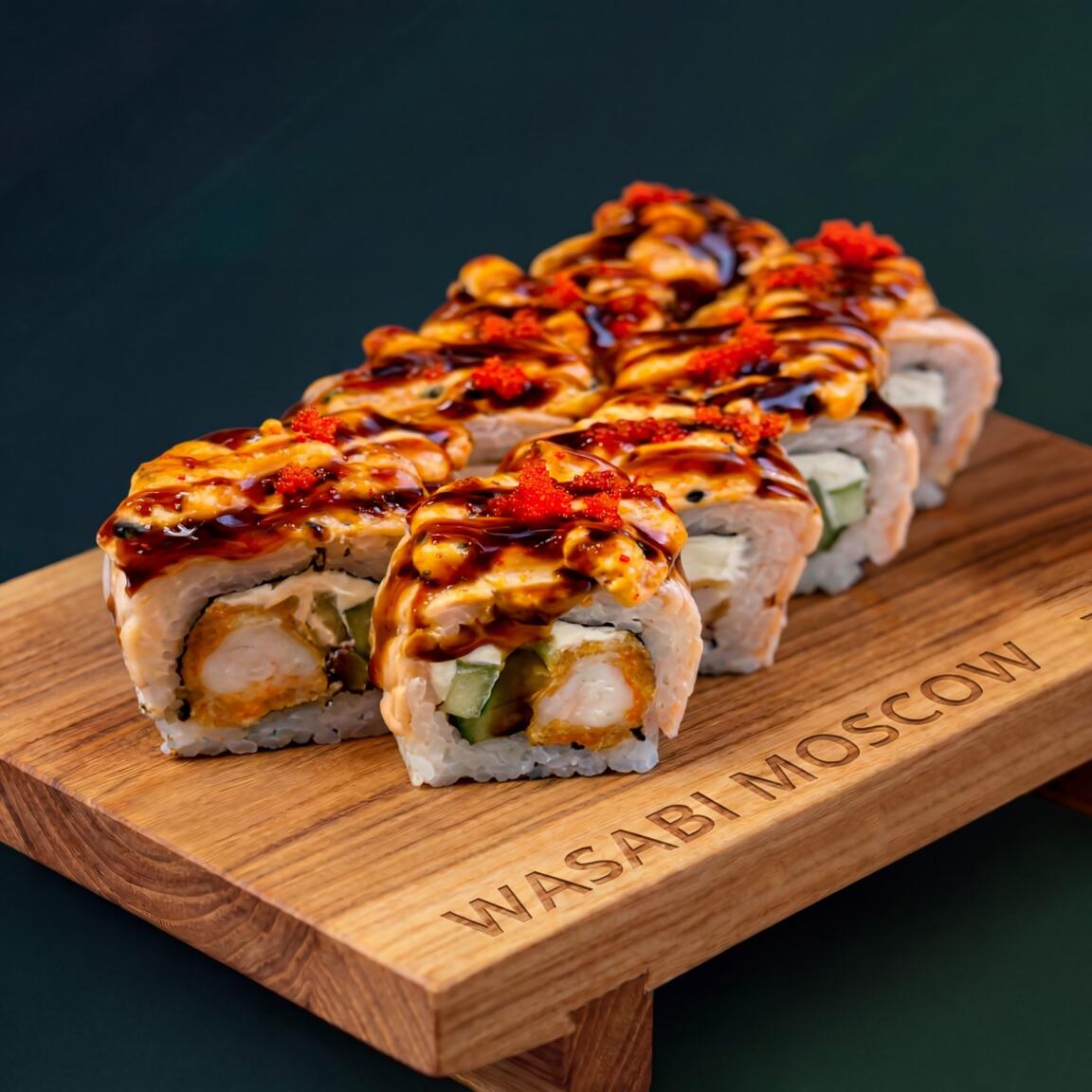 Шримп ролл с опаленной семгой 8шт. (острый)