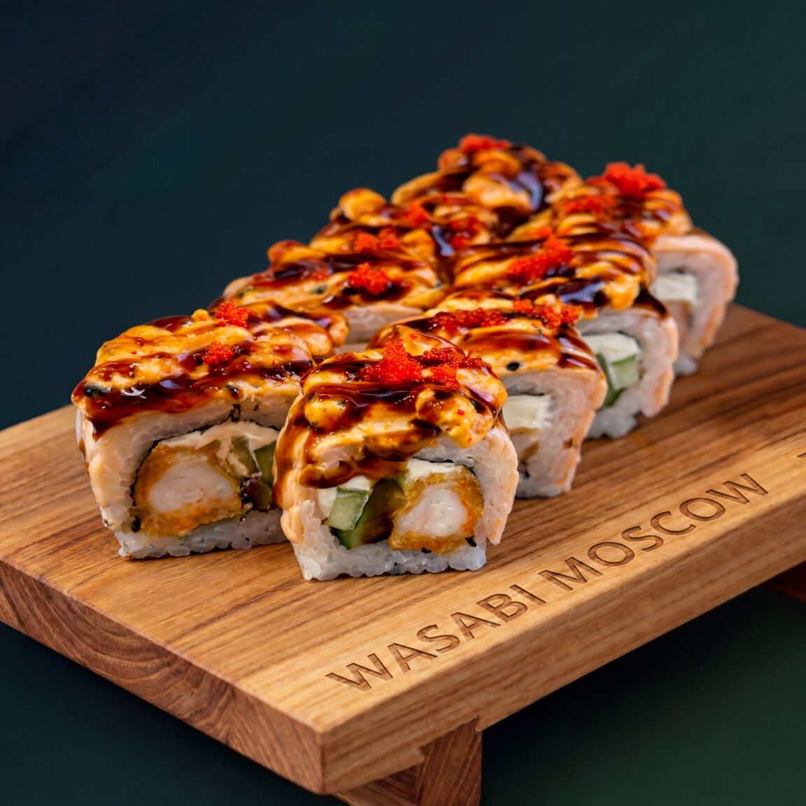 Шримп ролл с опаленной семгой 8шт. (острый)