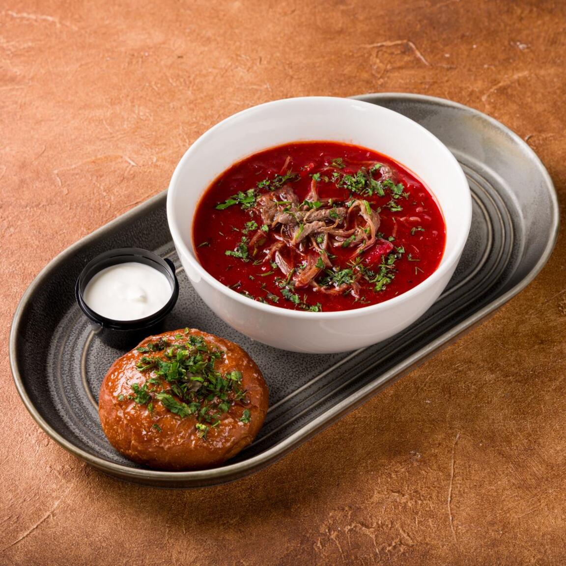 Борщ с рваной говядиной
