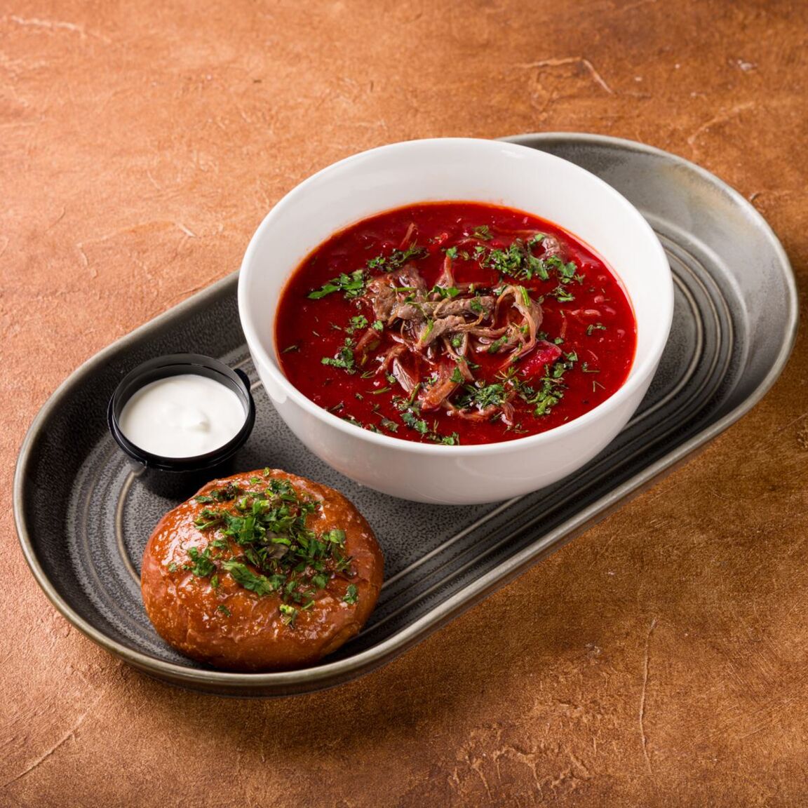 Борщ с рваной говядиной